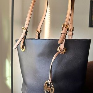 NWOT Michael Kors jet set medium tote